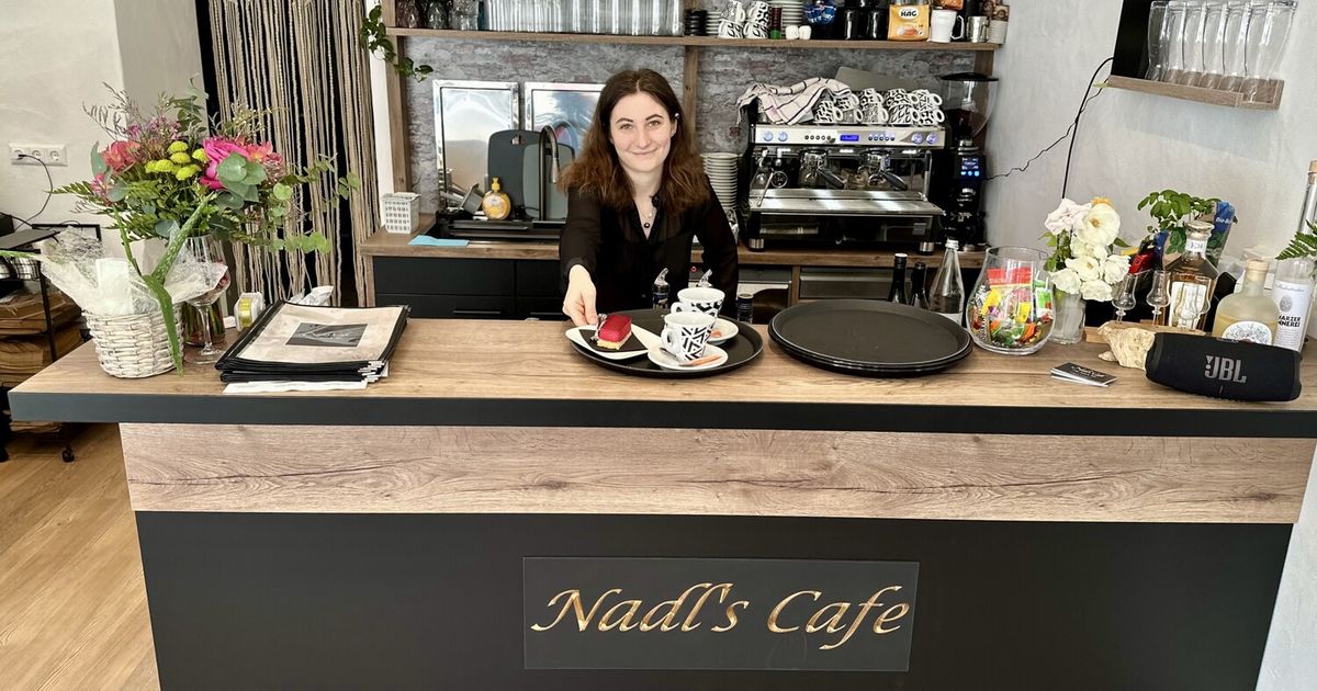 Aperitivo-Auswahl und Tresen in Nadl's Café von Nadia Favaro